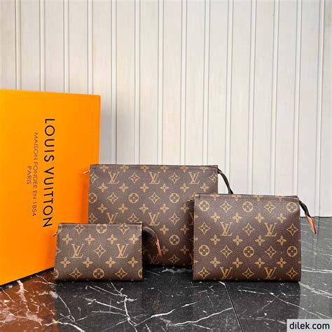 Products by Louis Vuitton: Trio Toilet Pouch.